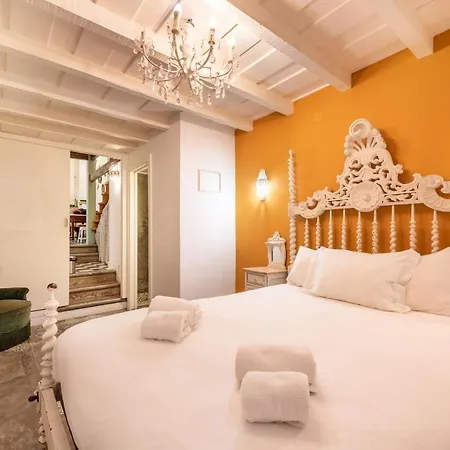 Guestready - Exquisite Portuguese Simbols