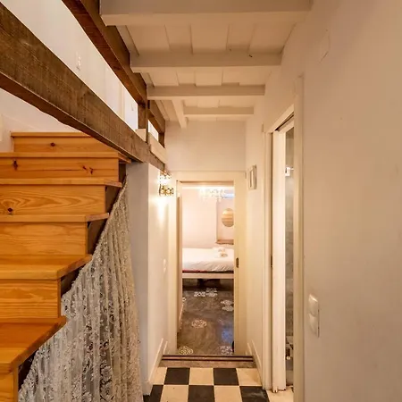 Guestready - Exquisite Portuguese Simbols *
